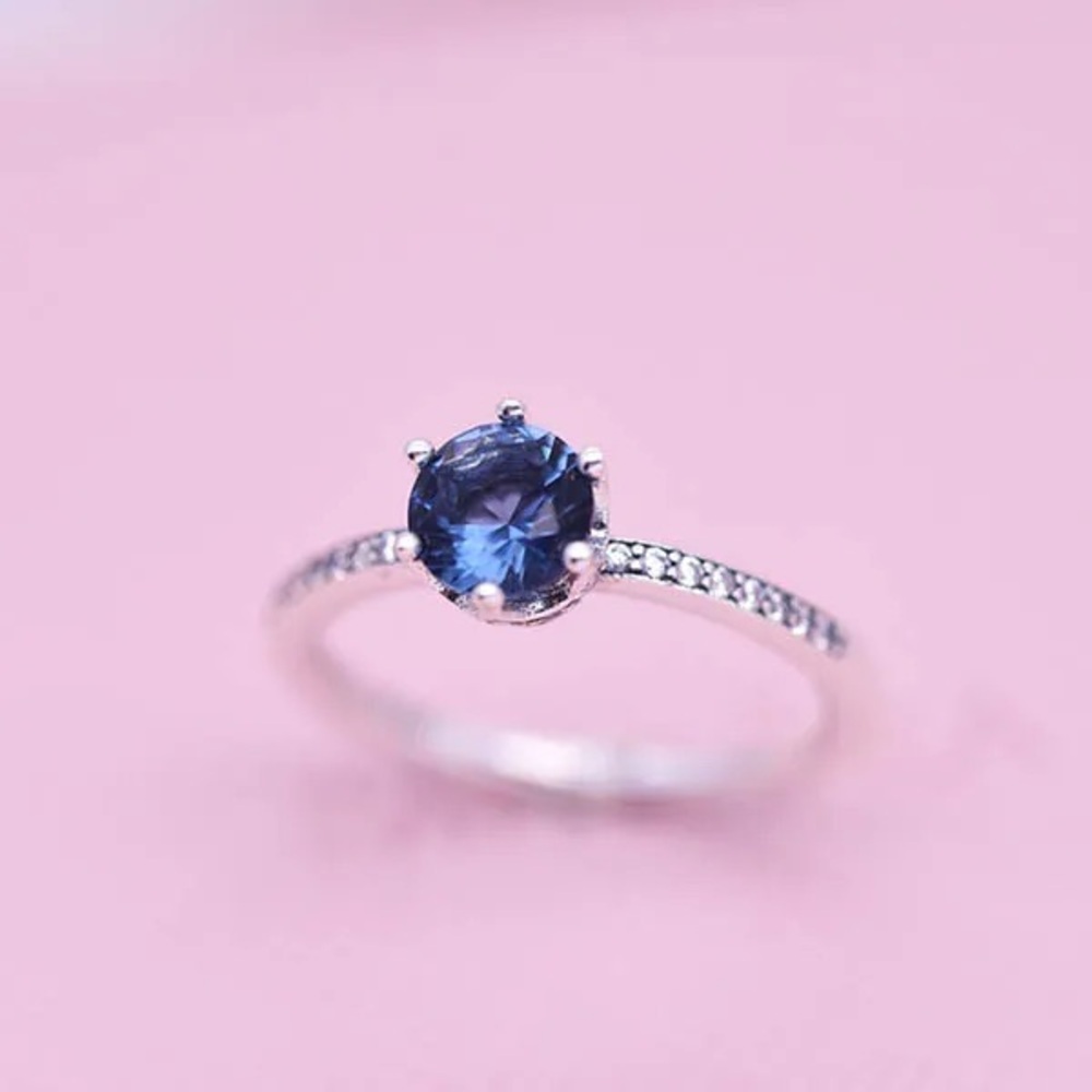 Pandora Blue Sparkling Crown Ring